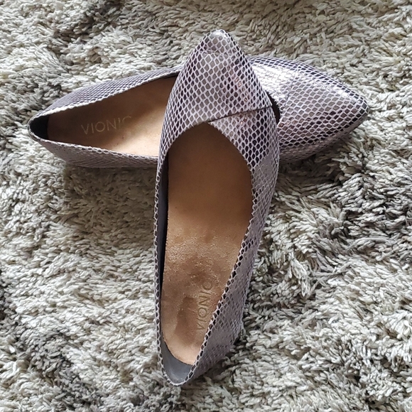 Vionic Cabello Ballet Flats in Gunmetal Snake Size 7 - Picture 1 of 8